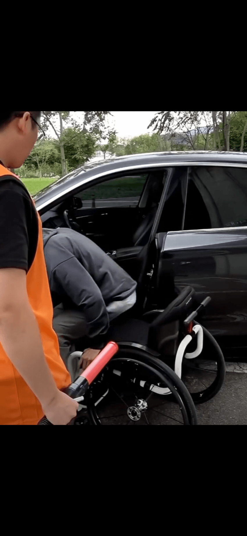 장애인처럼 안생기고 어려보이는 bmw 왕자 박위. (12)