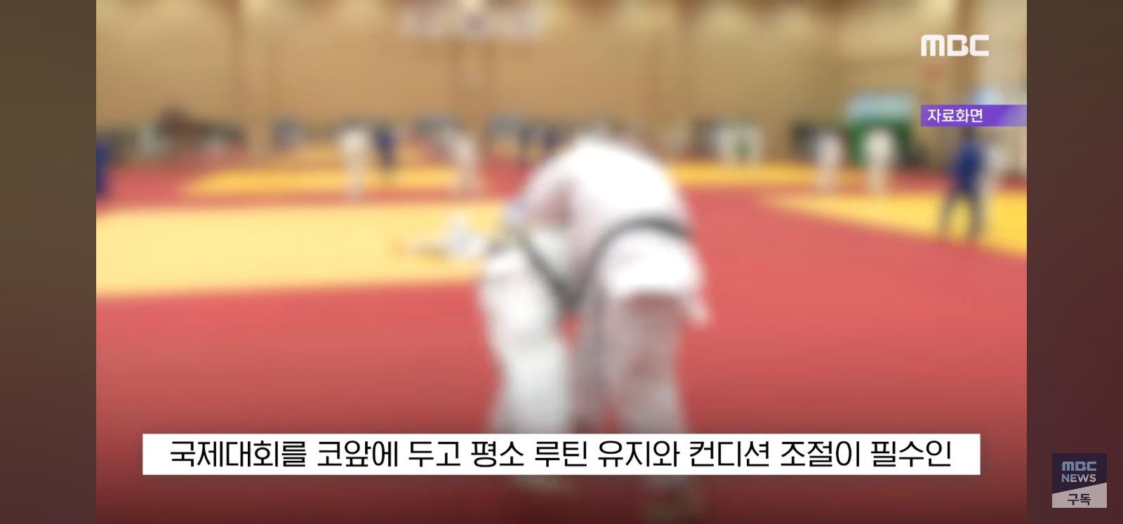밥먹다 비행기 놓침 (27)