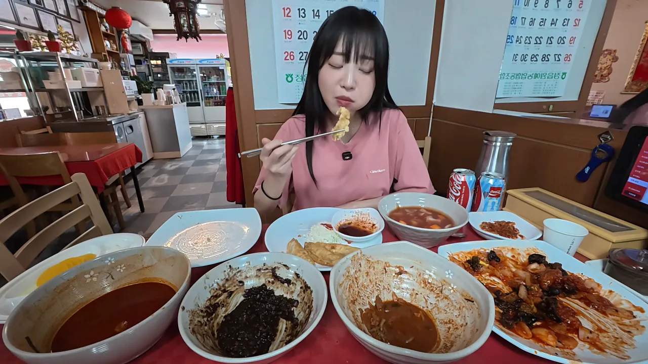 비빔짬뽕으로 유명한 중국집 먹방한 쯔양 근황 ㄷㄷㄷㄷ (30)