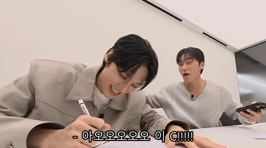 친누나랑 통화하고 논란이 생긴 한국 아이돌 (15)