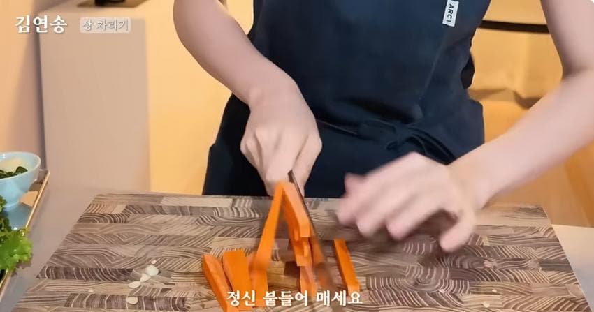 이뻐서 서비스 받는 나폴리맛피아 오른팔 05년생 파스타미녀 요리사 (31)