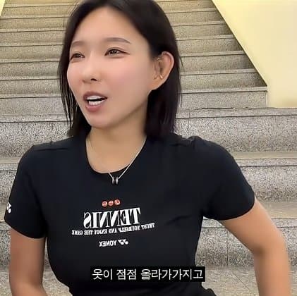 테니스 복장 규제 규제 규제때문에 화가많이난 미녀 유망주. (21)