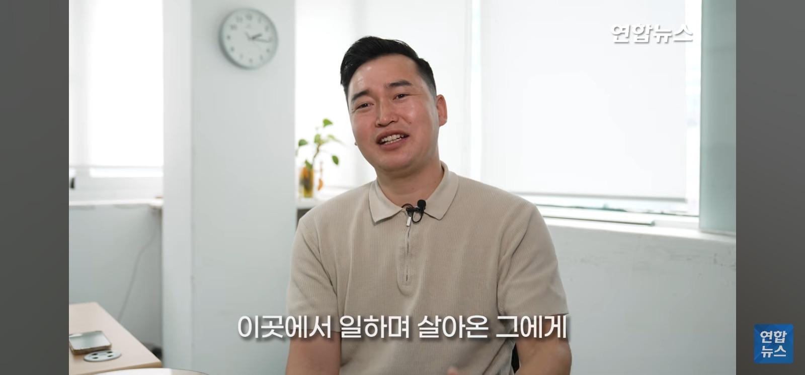 아파트 14층 난간서 비명 (72)