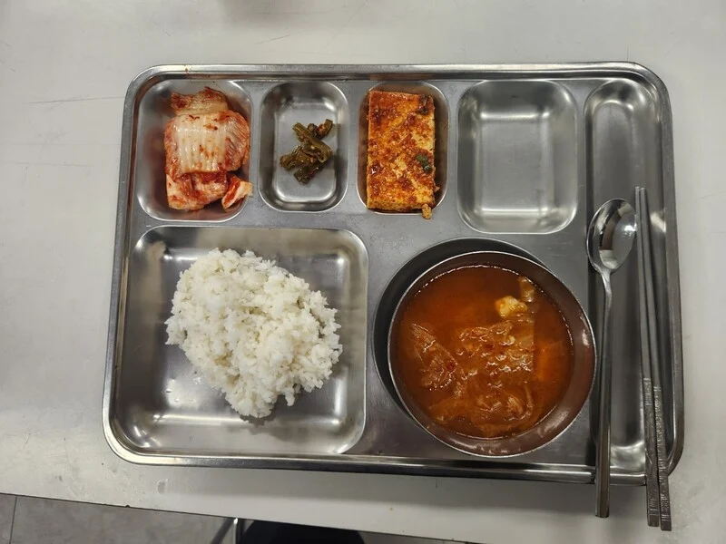 [단독] 세금 들여 지원하는데…앙상한 버스기사 급식 밥상