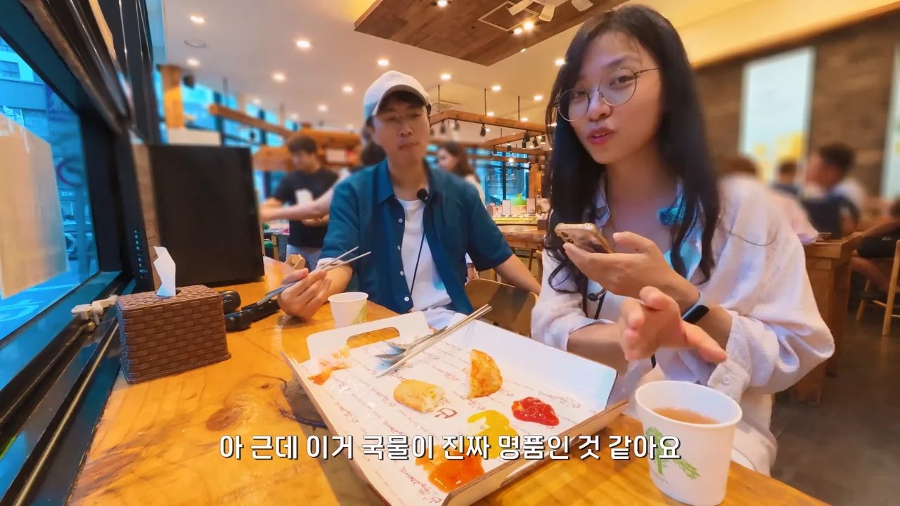 지금 부산에 여행온다고 외국인들이 몰리는 이유 (70)