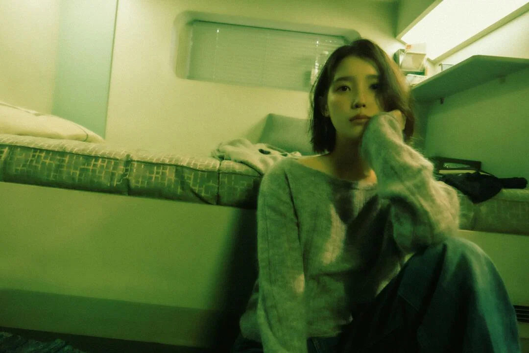 아이유 Digital Single [이 별로부터] 컨셉 포토 💫 23컷 (20)