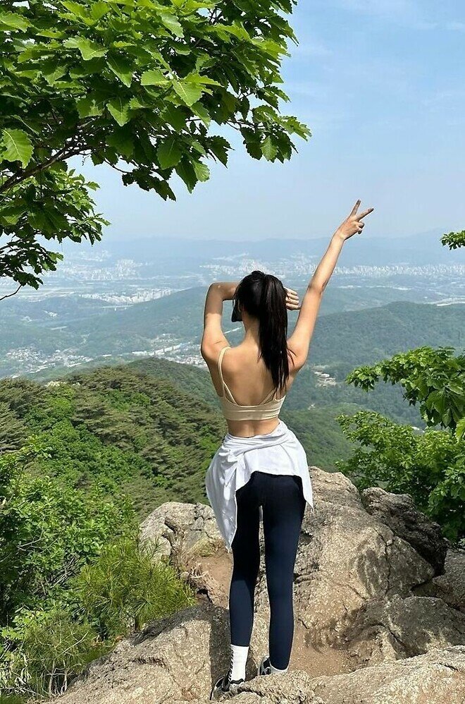 ㅇㅎ) 운동 해보려는데 배드민턴 or 등산 추천좀 (4)