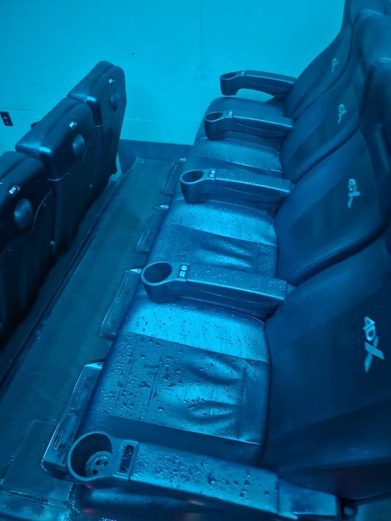 용산 4dx 영화 보던 사람들에게 물벼락이 ㄷㄷ (4)