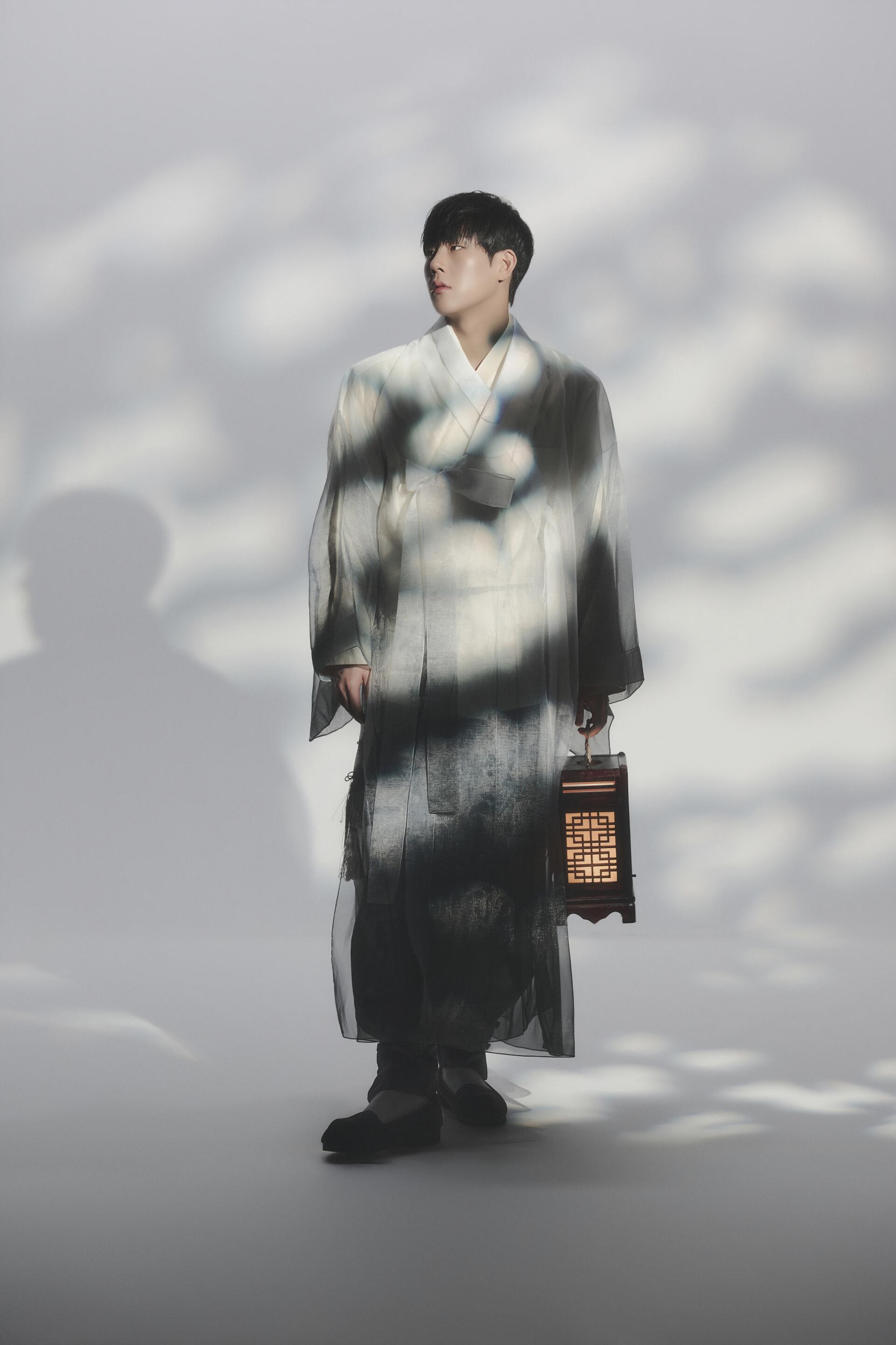 전원 한국인 그룹답게 개쩌는 추석 한복사진을 가져온 몬스타엑스 (40)