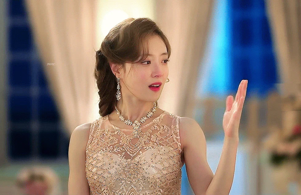 덬들이 생각하는 로판 재질 그 잡채인 여자연예인은?.jpgif (21)