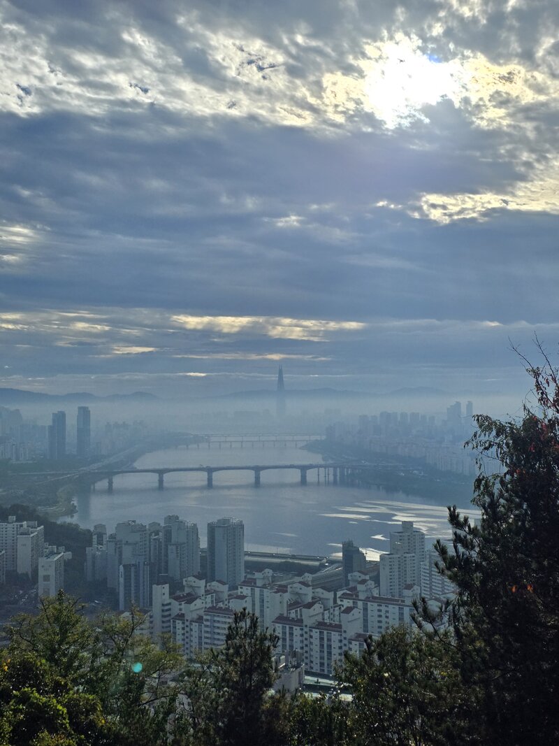 서울에서 남산타워,롯데타워를 볼수있는 공원 (17)