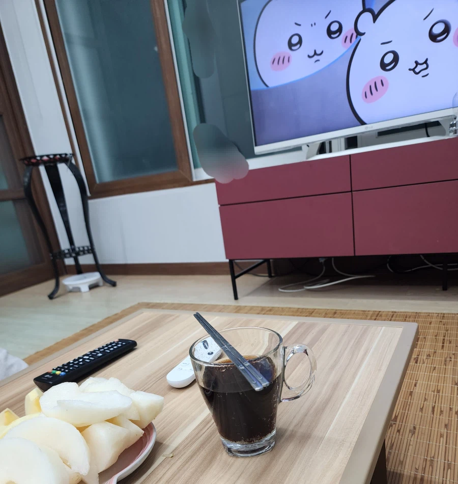 ??: 30대 남자 둘이 여행와서 술담배여자 안하면 대체 뭘하는데!!!