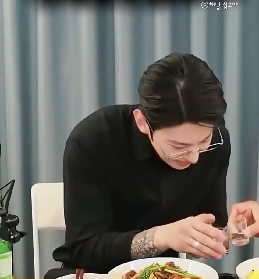 깜짝 .. 명절에 알아두면 좋은 술자리 예절 ㄹㅇ . (9)