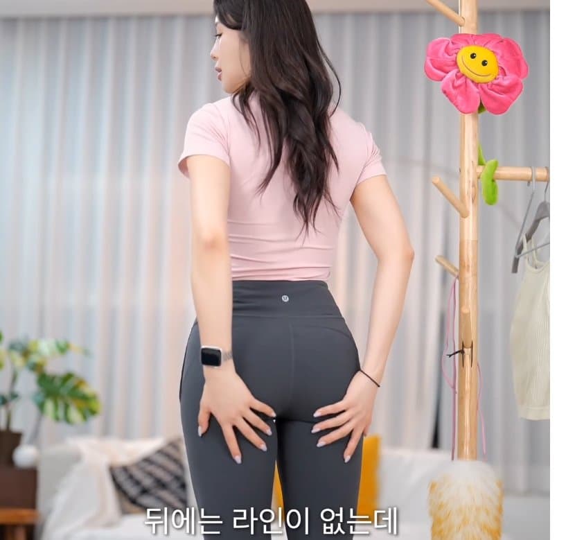 ㅇㅎ)동양 vs 서양. 엉덩이가 커져서 요즘 레깅스가 불편하다는 미녀 (10)