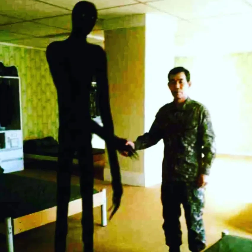 백룸에 방문한 행보관 (4)