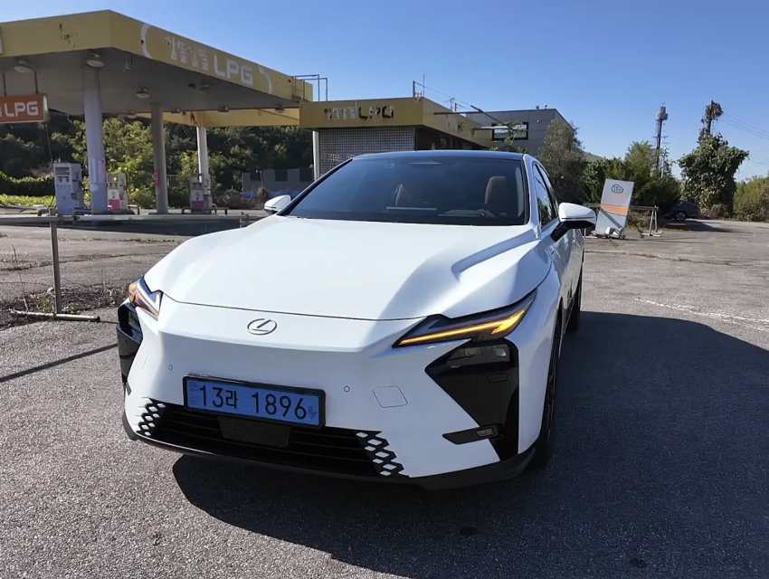 렉서스 전기차 ES350e 유튜버리뷰
