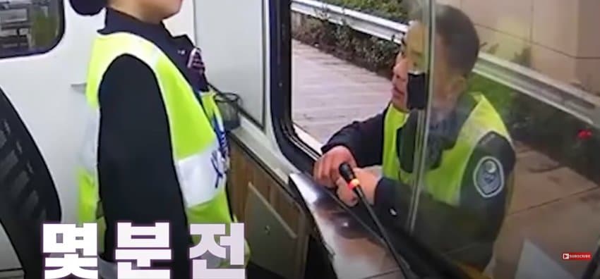 서럽게 울던 직원이 갑자기 활짝 웃은 이유 (3)