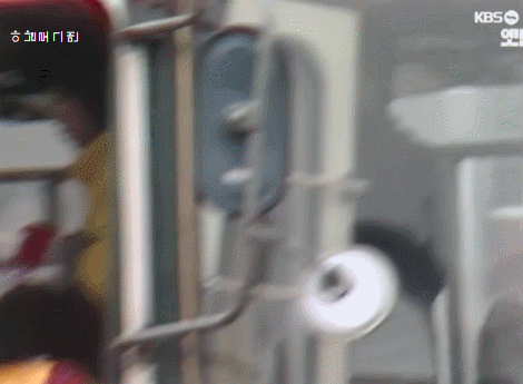 그 시절 고향으로 가는 여공들