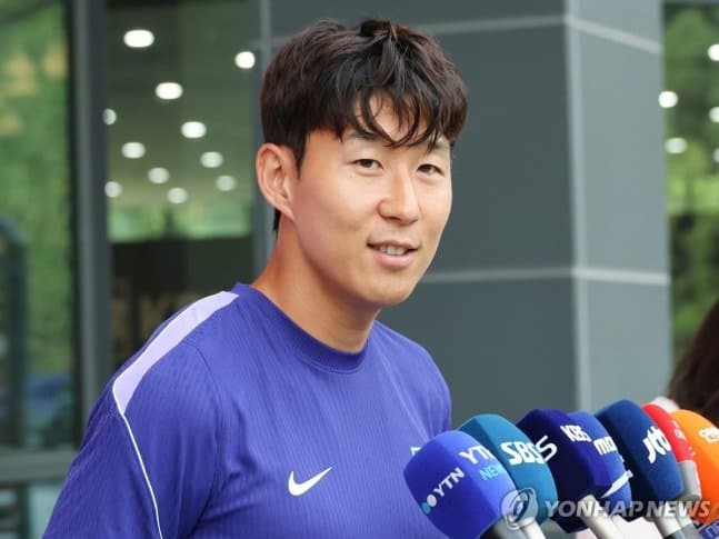 손흥민 "팬심 돌리는건 결국 선수들 몫" (2)