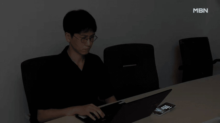충격) 불 끄고 스마트폰 봐도 시력 안 떨어져 (2)