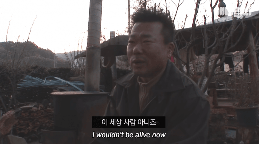 싱글벙글 자신을 치료해준 아재를 불길속에서 구한 털바퀴 (4)