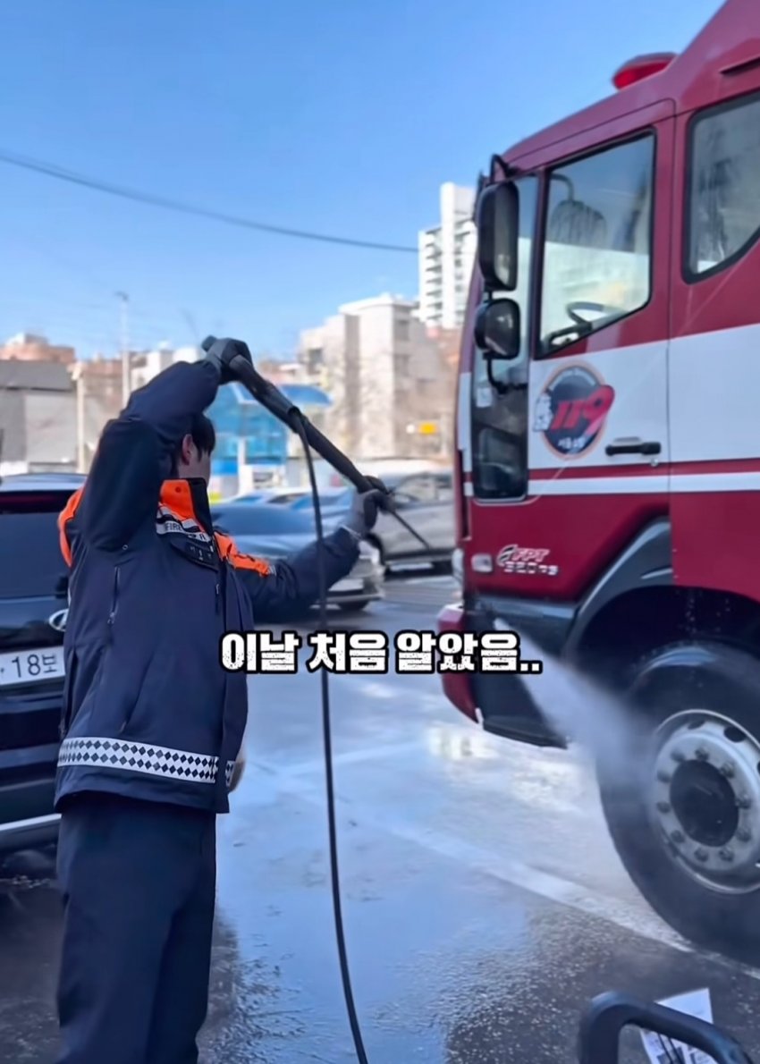 살자하려던 10대 소녀를 단 1분 만에 설득한 소방관 (22)