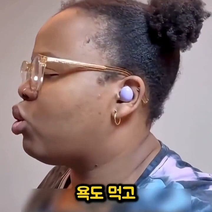 싱글벙글 한국어는 왜 계속 먹는지 이해가 안되는 외국인 (37)