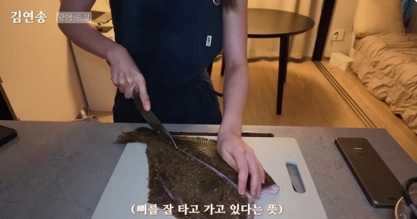 이뻐서 서비스 받는 나폴리맛피아 오른팔 05년생 파스타미녀 요리사 (24)