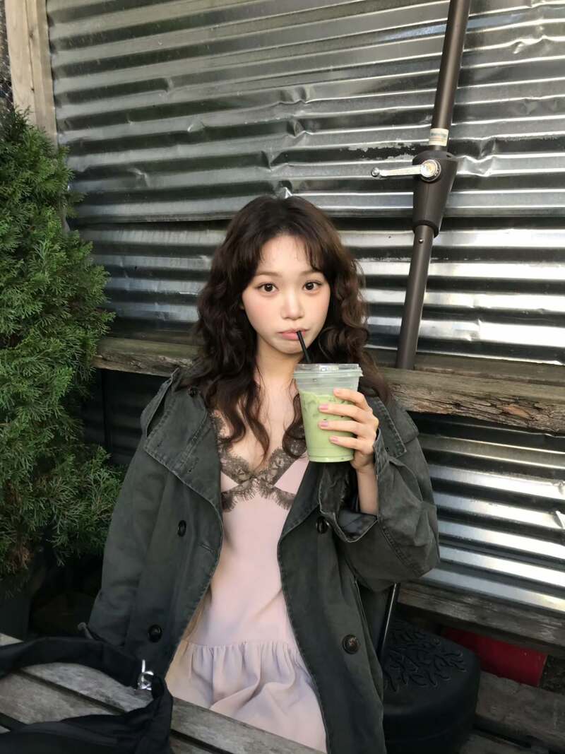 히피펌한 르세라핌 김채원
