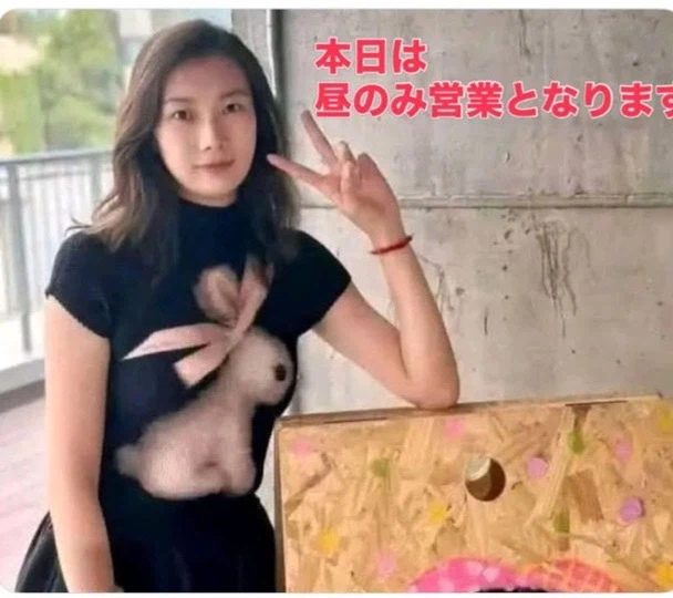 야외에서 여성분 본의치 않은 알몸노출