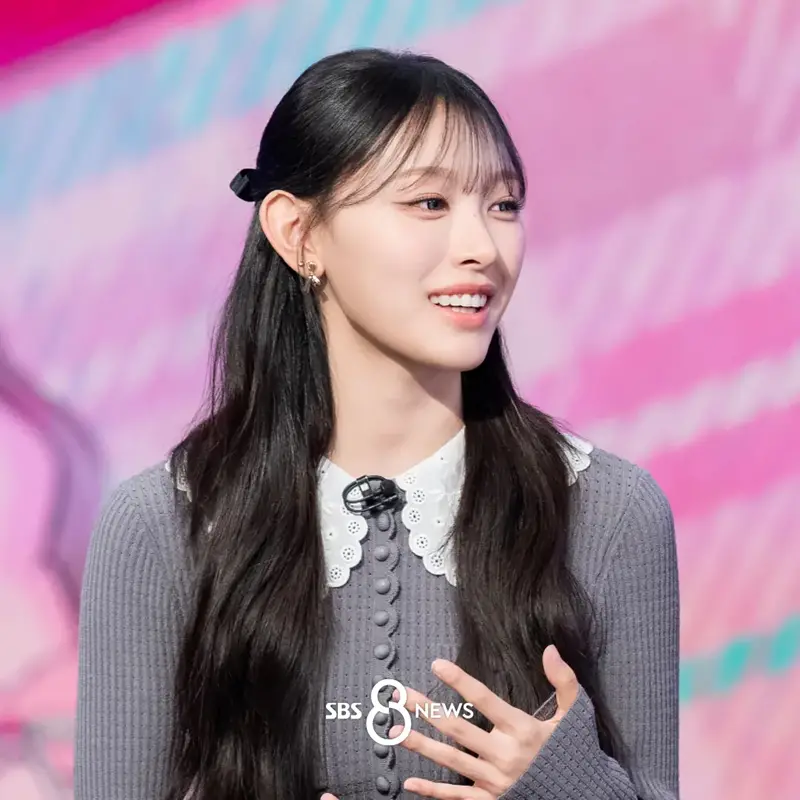 sbs 8시 뉴스 출연 리센느 비하인드 개인, 단체컷 (2)