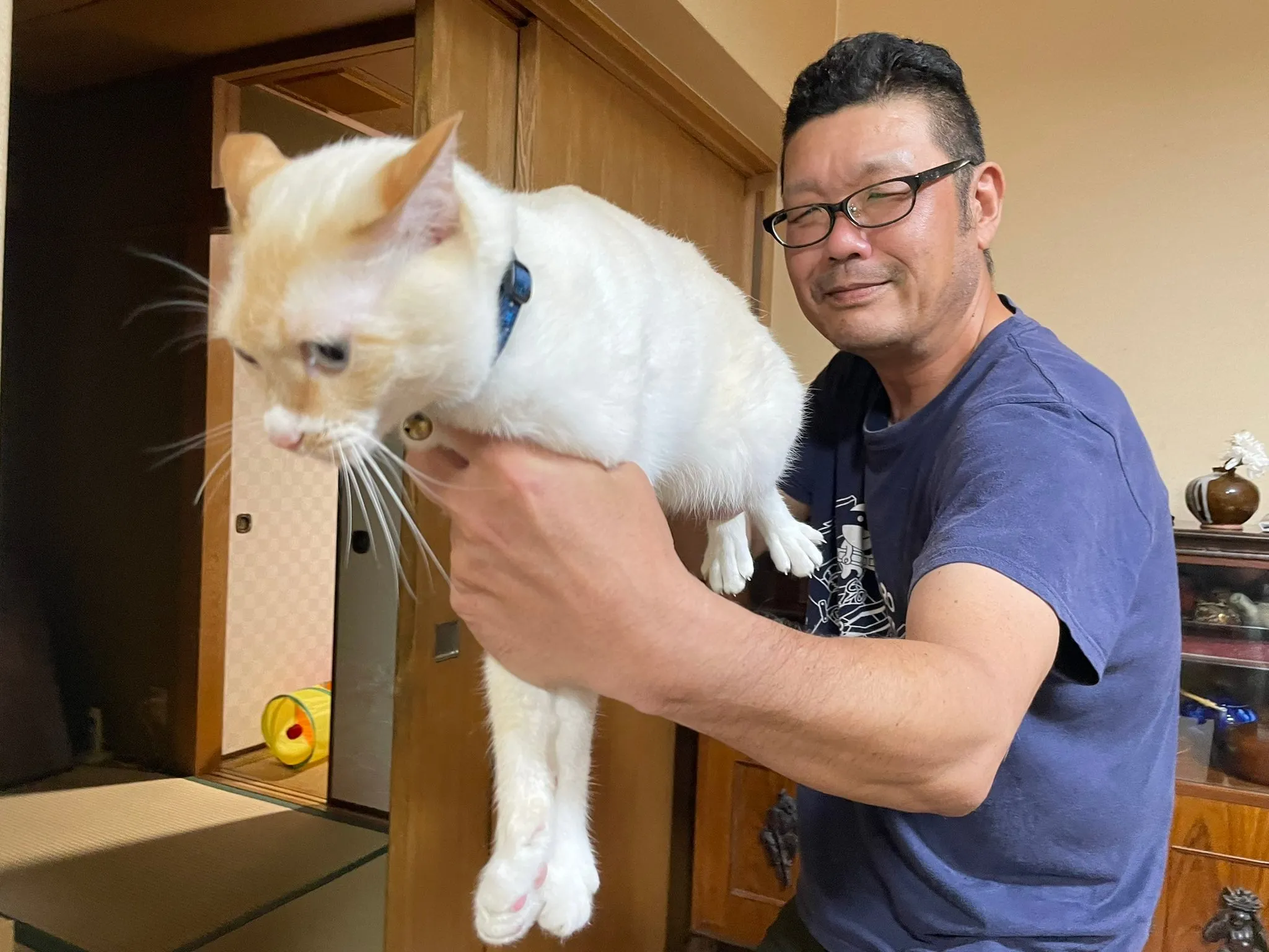 아버지 영정사진으로 고른 떼껄룩 샷