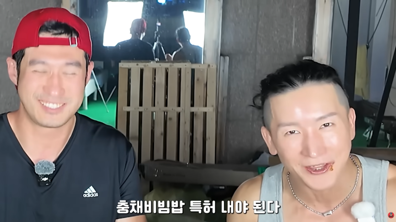 곤충 먹방에 게스트로 나왔다가 결국 곤충의 맛을 알아버린 사람 (27)