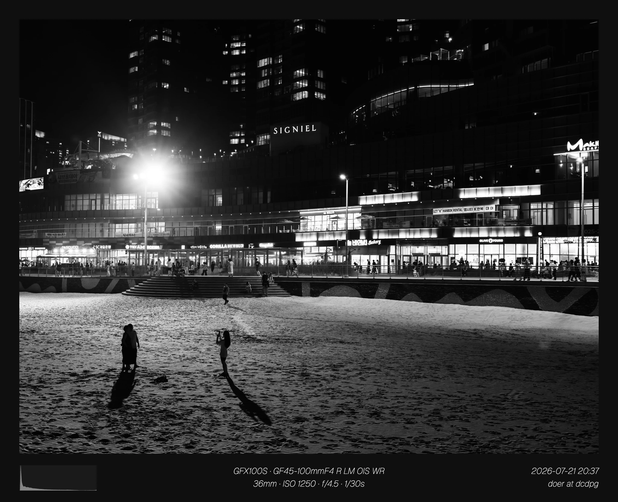 [35mm] 저 쪽의 신사분이 많을수록 좋다고 하셔서 (3)
