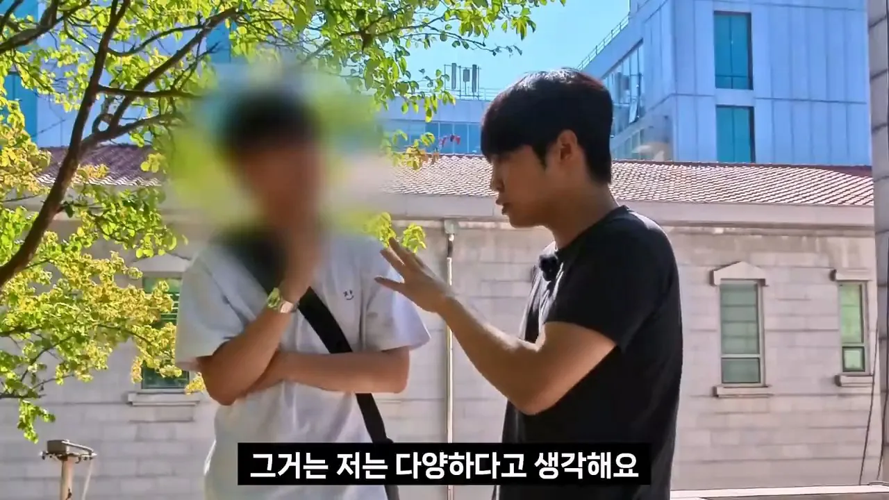 종교는 인간이 만들었다는 서울대생, 목사는 답할 수 있을까.mp4_20261001_153054.209.jpg 서울대생이 목사에게 말하는 종교는 인간이 만든것이라는 이유