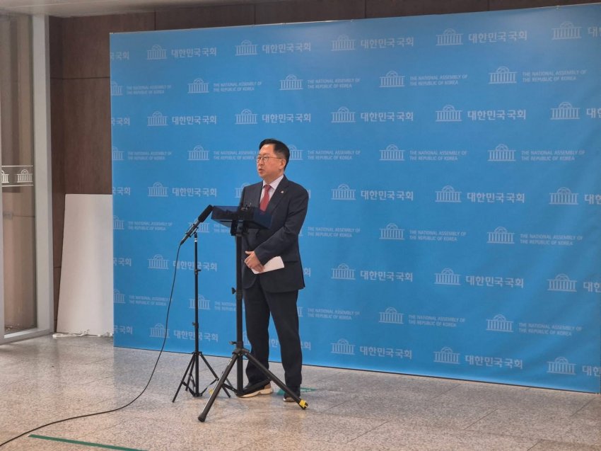러시아 위해 싸운 북한군 포로 2명, 한국행 (12)
