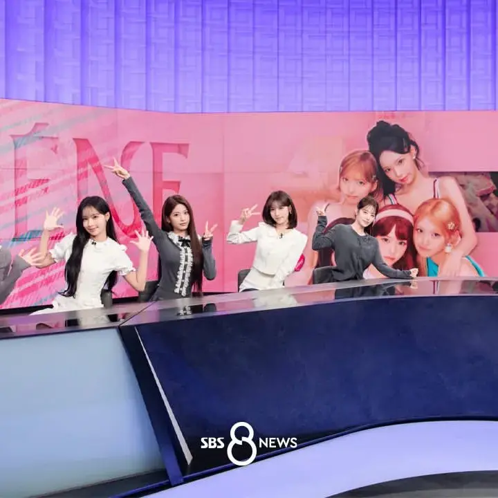 sbs 8시 뉴스 출연 리센느 비하인드 개인, 단체컷 (9)