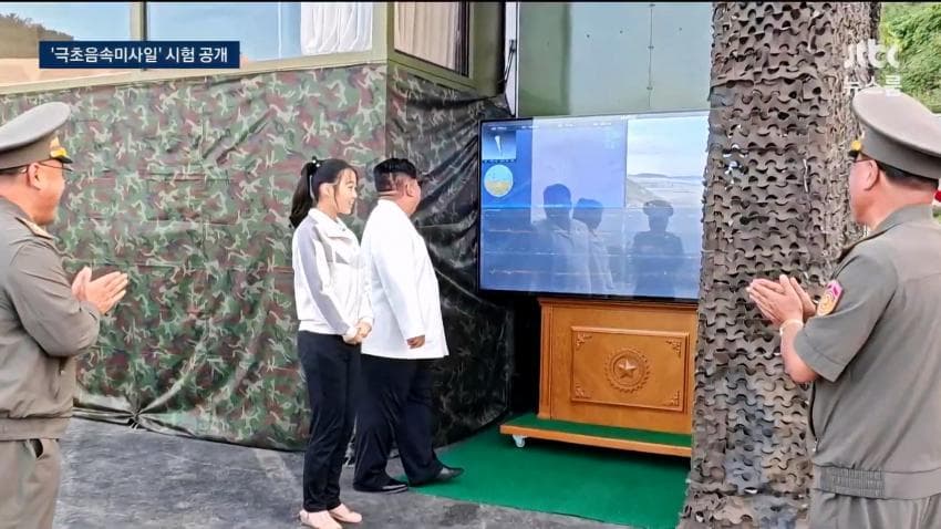 북괴 신형 극초음속 미사일 공개 (8)
