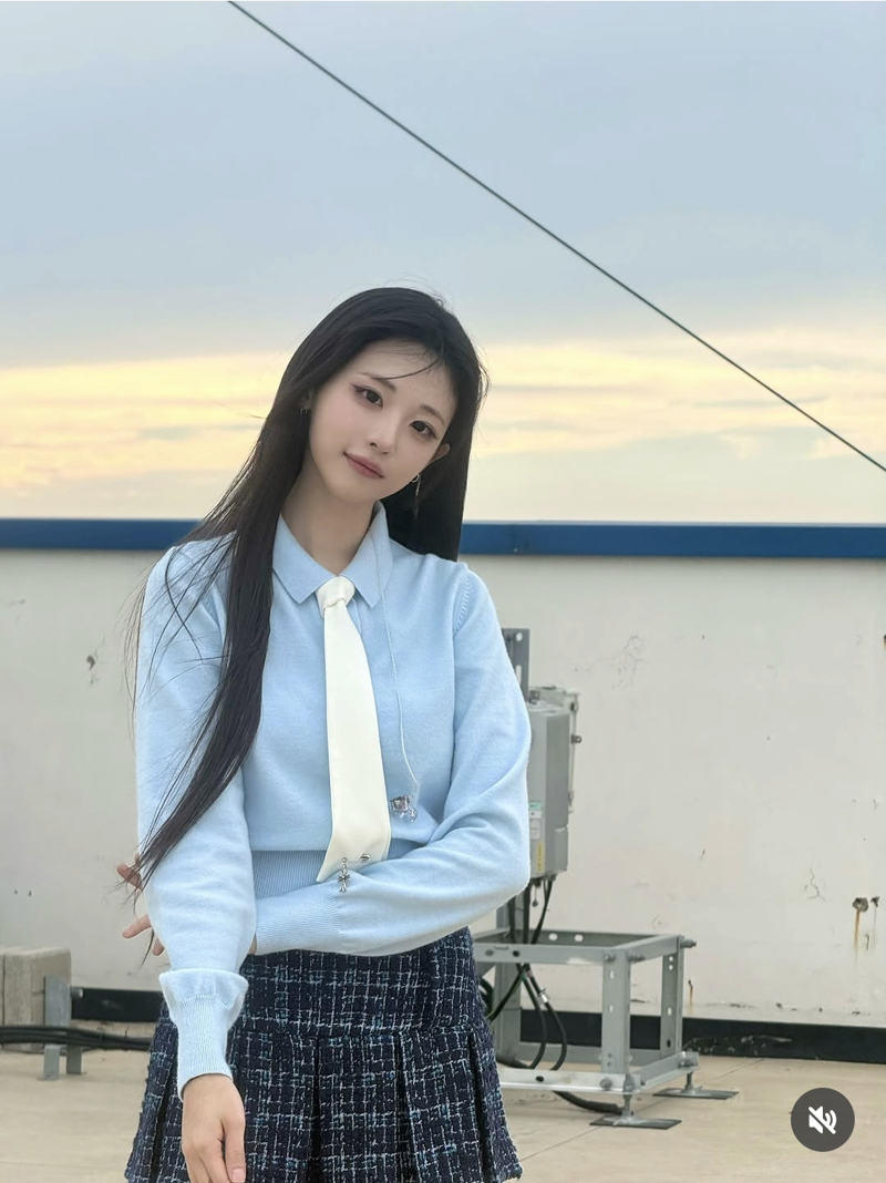 QWER 냥뇽타워 인스타 사진 업로드 근황 (7)