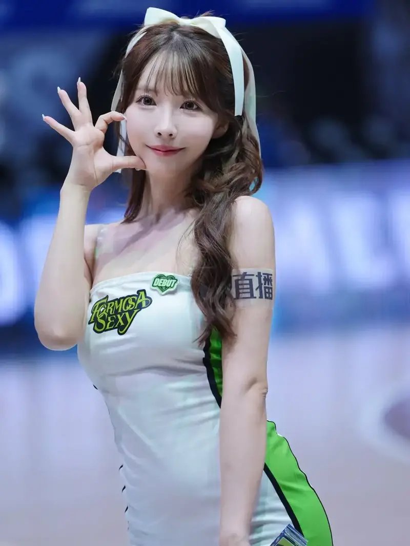 성관계 영상 유출에도 당당한 아이돌출신 현직 치어리더 (6)