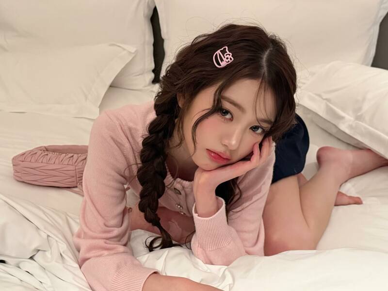 원영이 블랙 실크 끈 원피스 (아이브)