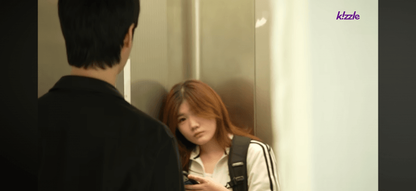 잘생긴 남자가 엘리베이터에서 쳐다본다면? (7)