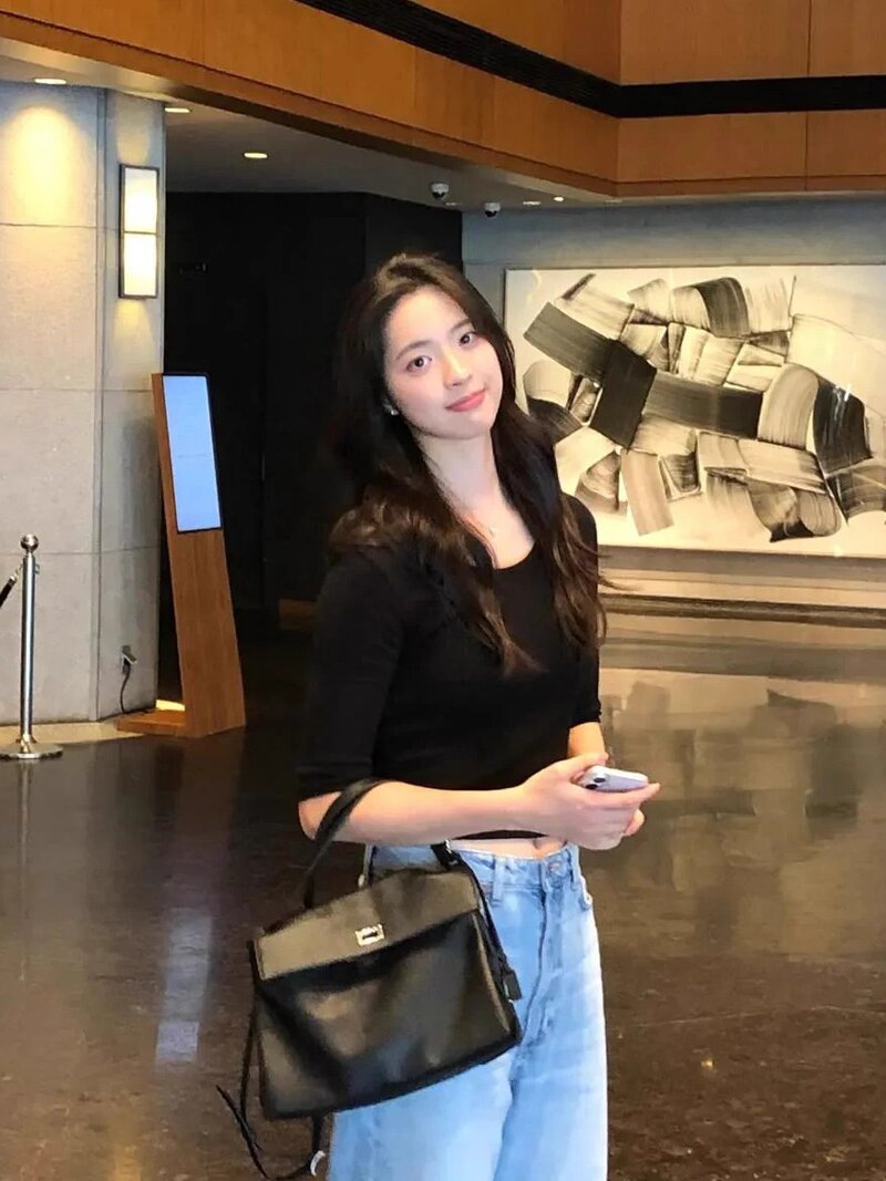 03년생 키 178cm 여자 농구선수의 사복차림 (4)