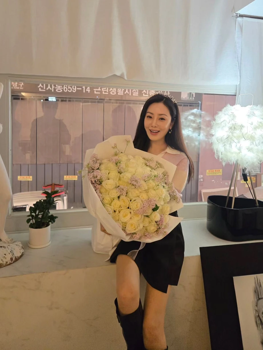 25년째 (결혼안하고) 연애만 51살 배우 오나라 근황. (5)
