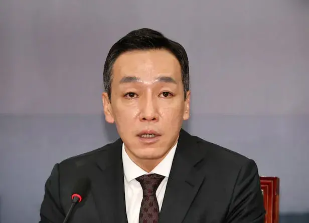 노현정 아나운서가 짝사랑했다는 민수 (27)