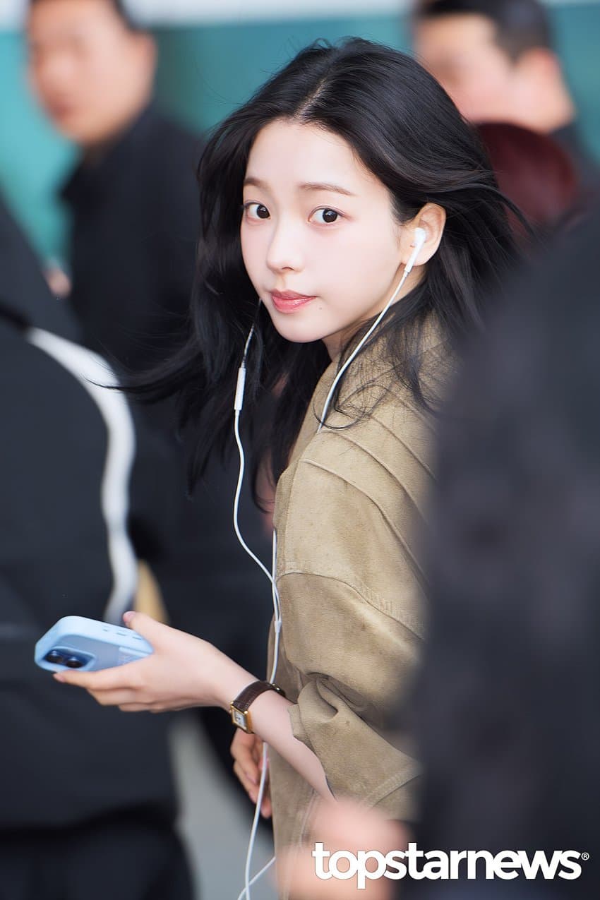 유선 이어폰 유행 시켰다는.. 걸그룹 멤버 . (14)