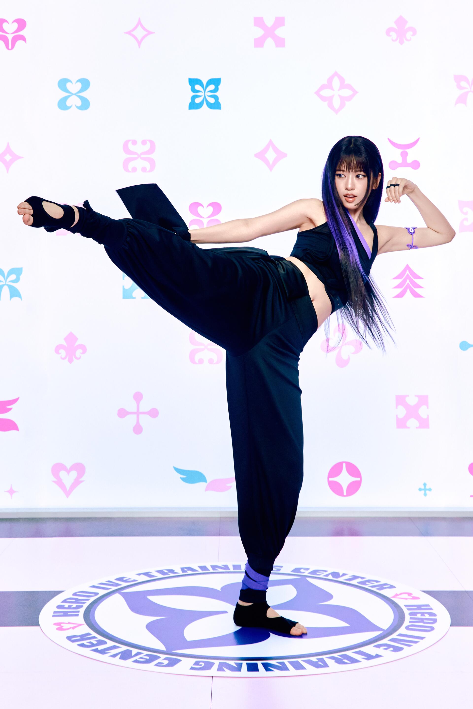 아이브 IVE EP <Looks Can Kill>  ‘HERO COMICS’ Concept Photo 안유진 vs 장원영
