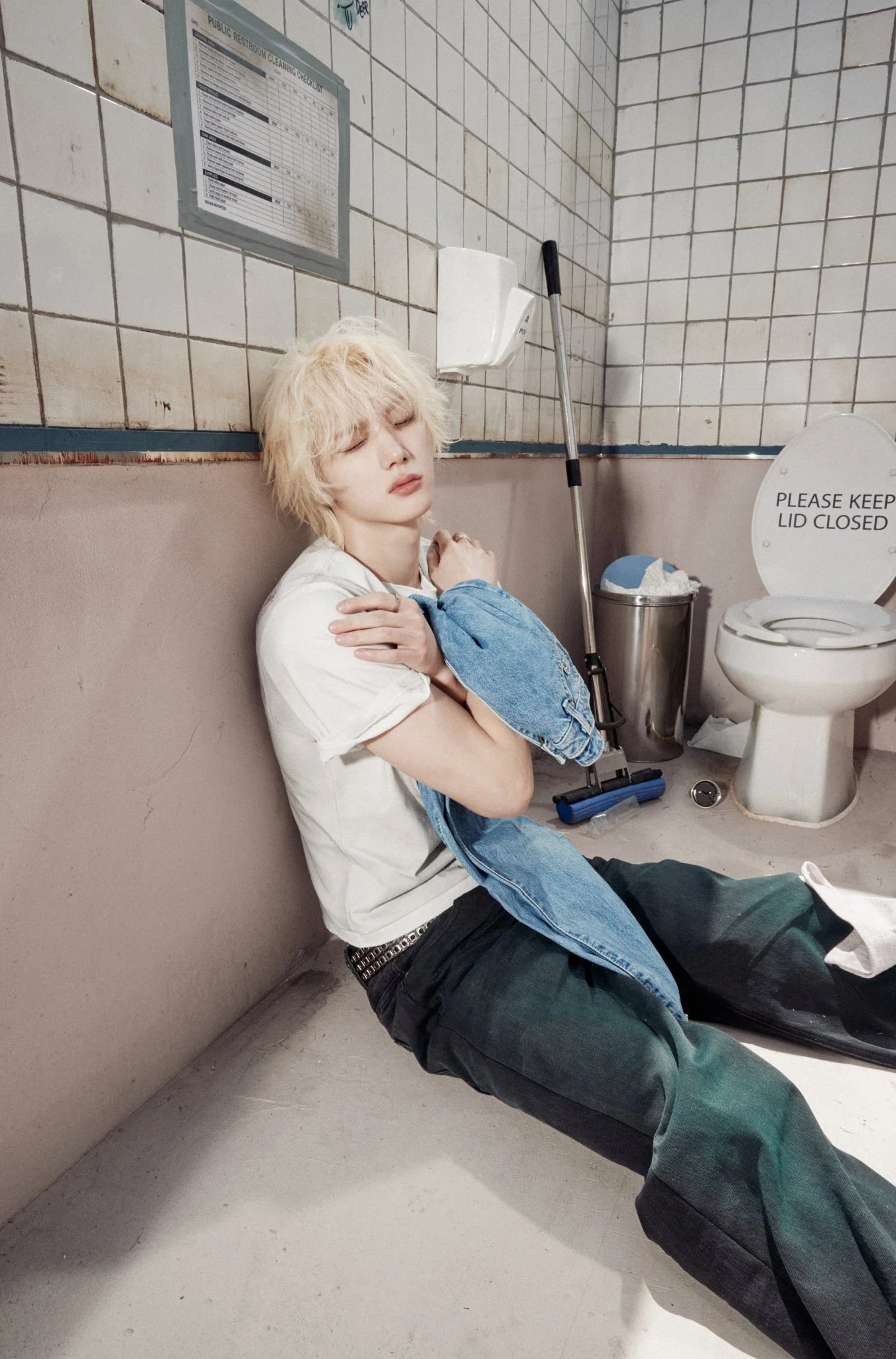 [비위주의] 무슨 감성인지 모르겠는 남돌 컨셉포토 (10)