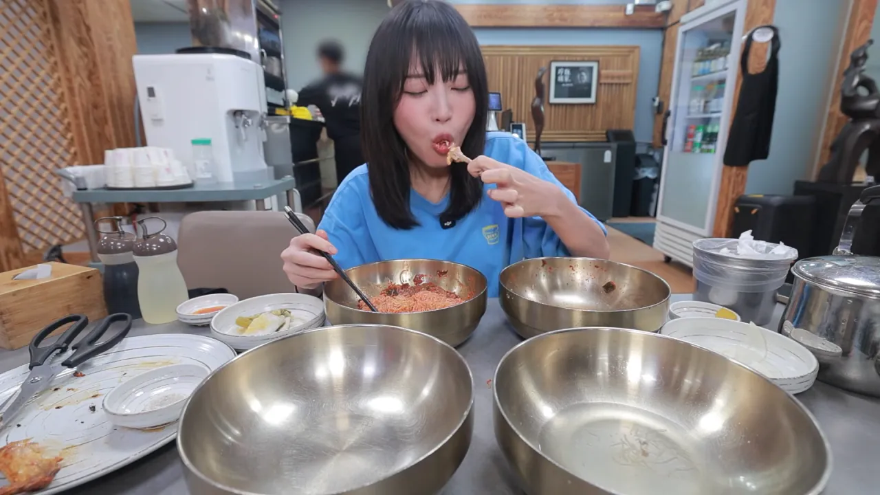 100년된 평양냉면집 가서 적당히 먹방한 쯔양 근황 ㄷㄷㄷ (30)