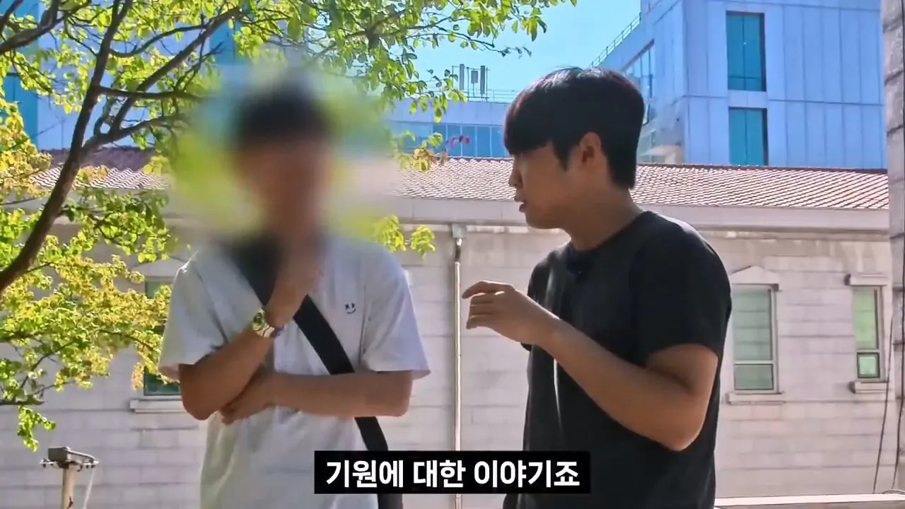 종교는 인간이 만들었다는 서울대생, 목사는 답할 수 있을까.mp4_20261001_152609.089.jpg 서울대생이 목사에게 말하는 종교는 인간이 만든것이라는 이유